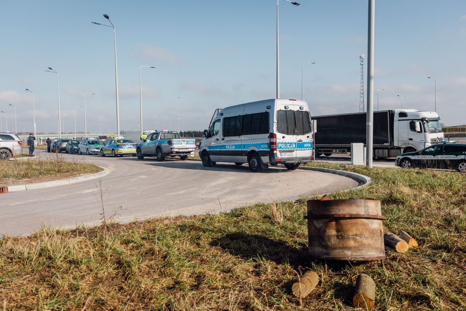 Lenkų ūkininkams blokuojant kelią D. Tuskas Vilniuje susitiks su Lietuvos vadovais