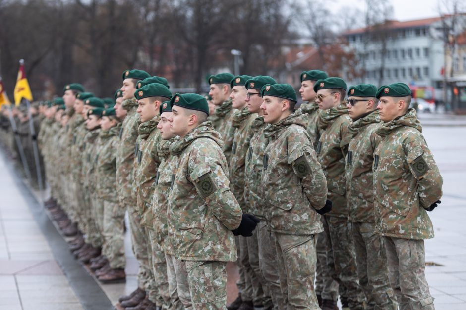 Vilniaus Katedros aikštėje prisiekė Karo akademijos pirmakursiai