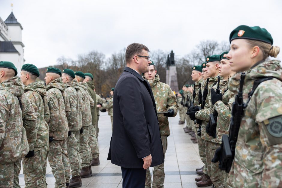 Vilniaus Katedros aikštėje prisiekė Karo akademijos pirmakursiai