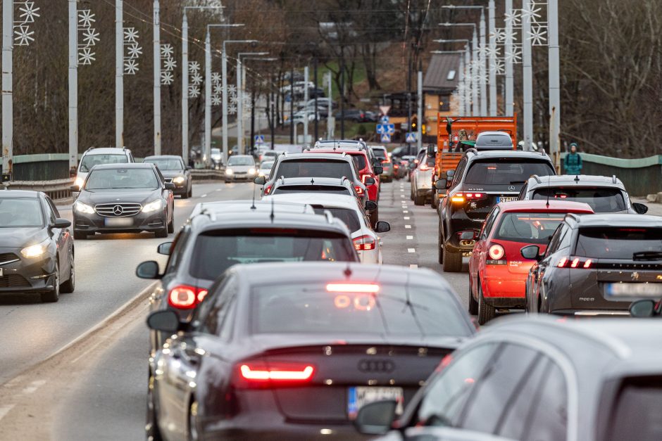 Vilniuje – prieššventinės automobilių spūstys