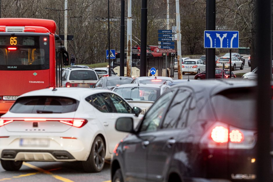 Vilniuje – prieššventinės automobilių spūstys