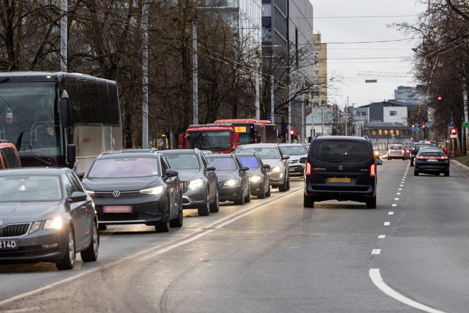 Vilniuje – prieššventinės automobilių spūstys