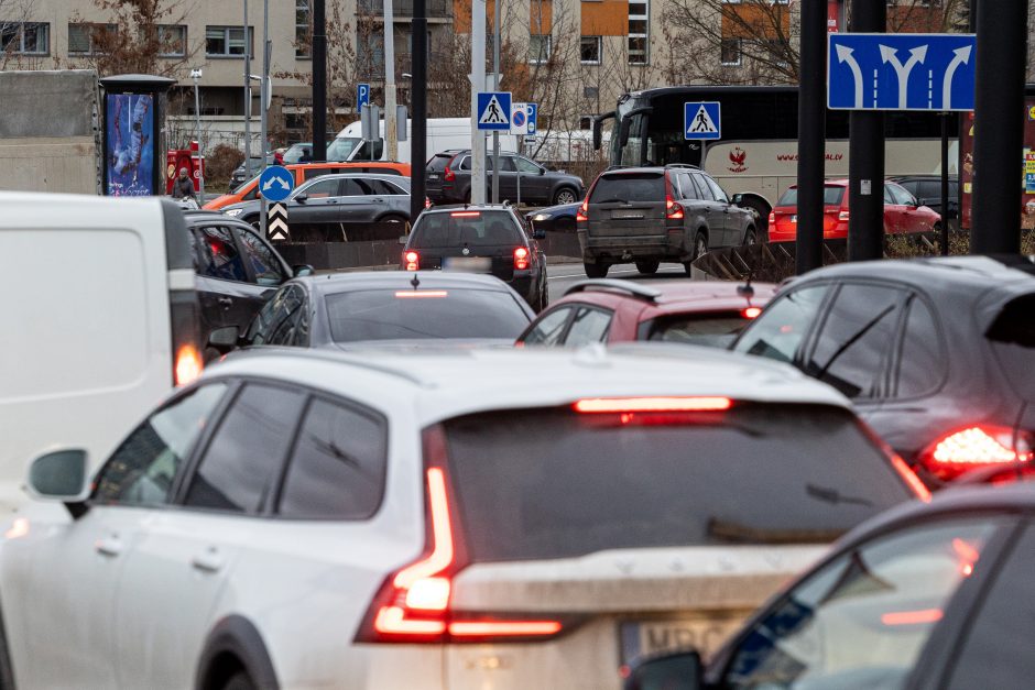 Vilniuje – prieššventinės automobilių spūstys