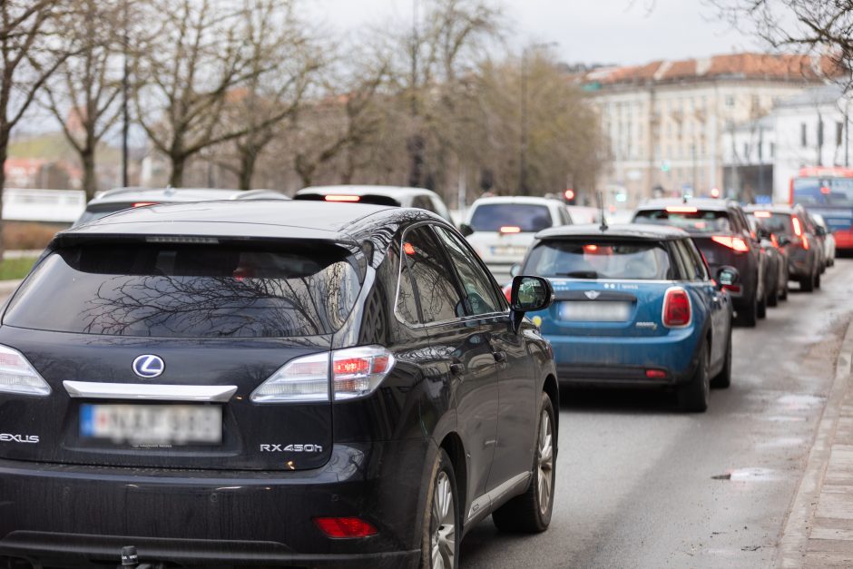 Vilniuje – prieššventinės automobilių spūstys