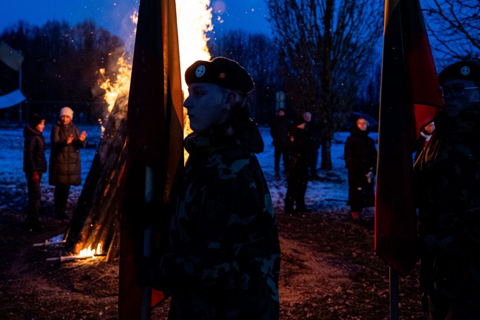 Atminimo laužų uždegimo ceremonija prie Vilniaus televizijos bokšto