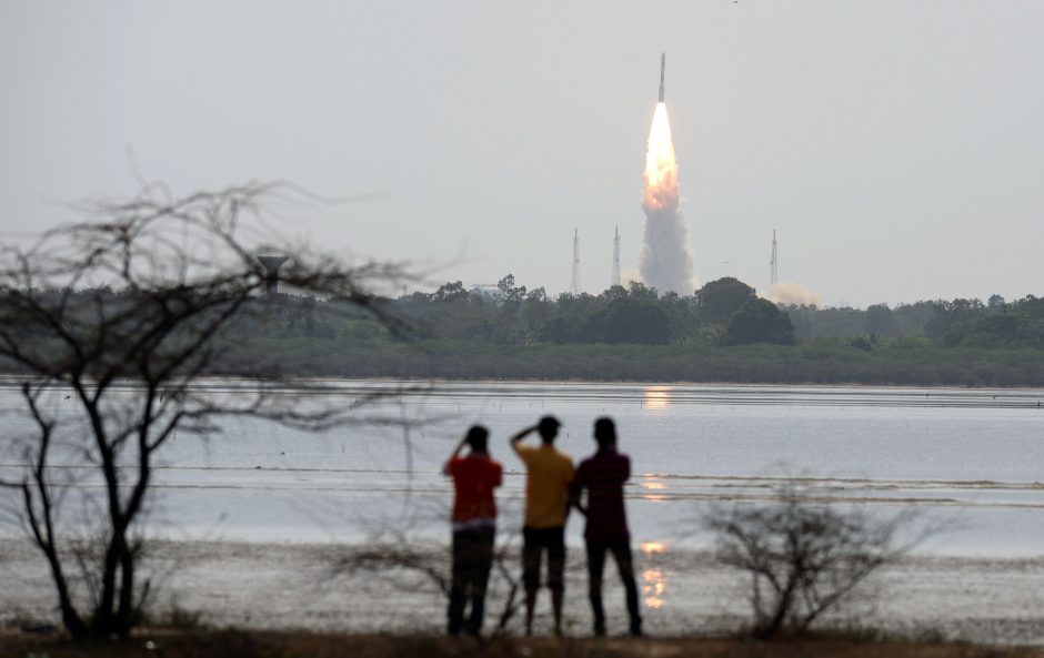 Pirmuoju pilotuojamu Indijos erdvėlaiviu skris trys astronautai