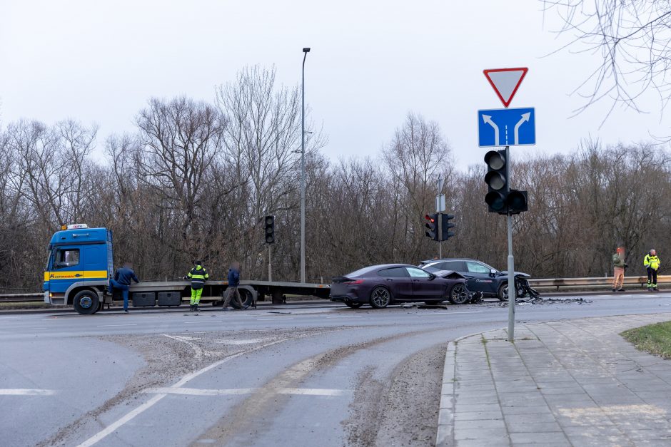 Avarijos padariniai: Marvelės gatvė skęsta spūstyje