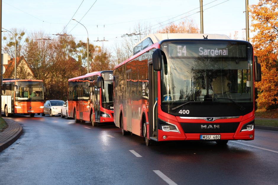 Kauno gatvėse – sudėtinga situacija: vėluoja viešasis transportas