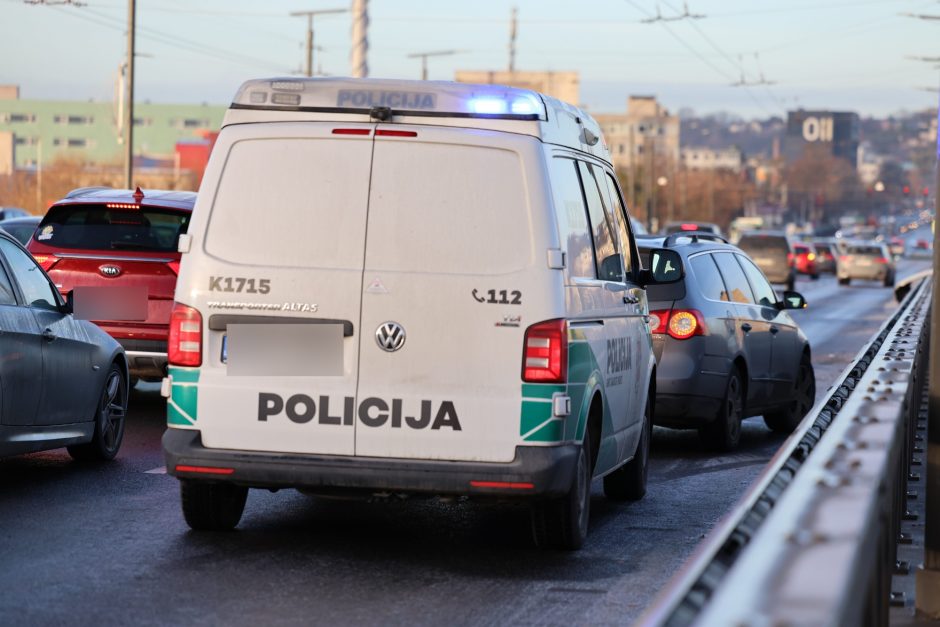 Kauno gatvėse – sudėtinga situacija: vėluoja viešasis transportas