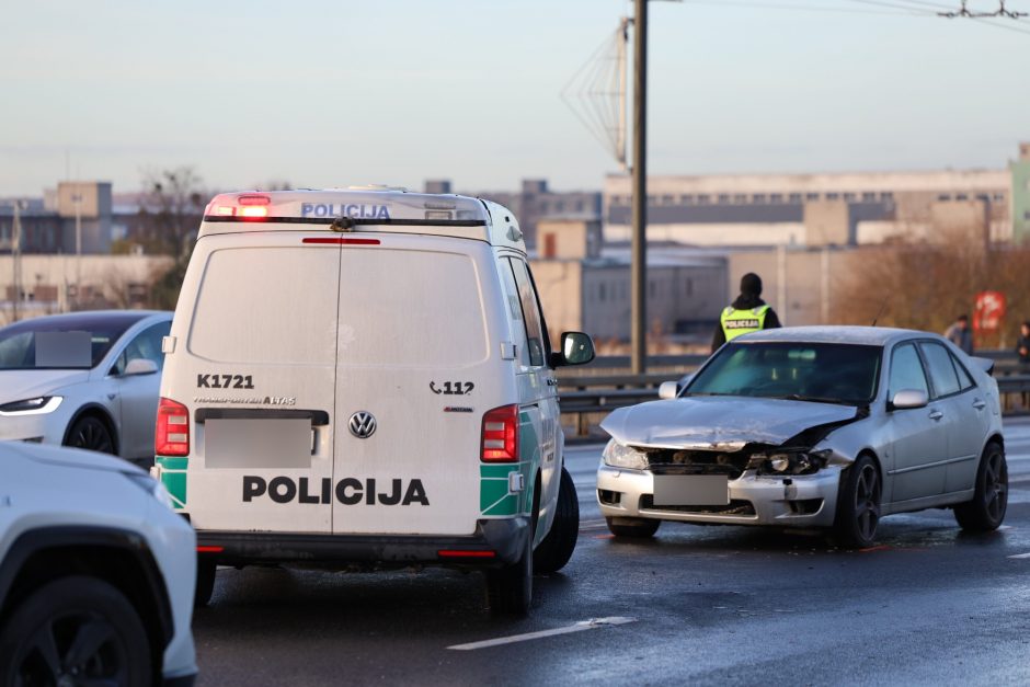 Kauno gatvėse – sudėtinga situacija: vėluoja viešasis transportas