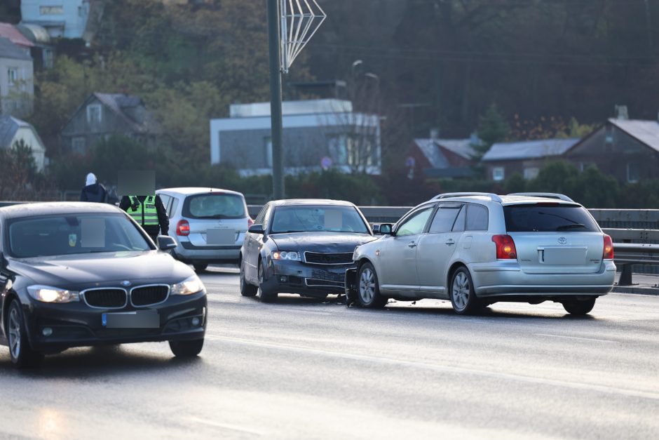 Kauno gatvėse – sudėtinga situacija: vėluoja viešasis transportas