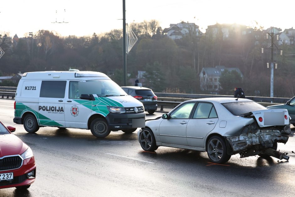 Kauno gatvėse – sudėtinga situacija: vėluoja viešasis transportas