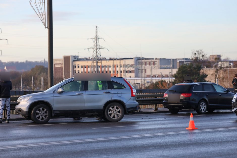 Kauno gatvėse – sudėtinga situacija: vėluoja viešasis transportas