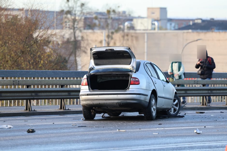 Kauno gatvėse – sudėtinga situacija: vėluoja viešasis transportas