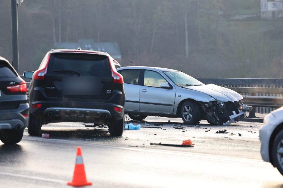 Kauno gatvėse – sudėtinga situacija: vėluoja viešasis transportas