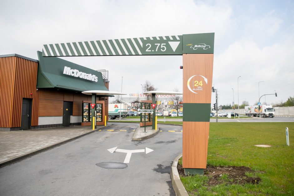 Savivaldybė apie automobilių spūstis prie „McDonald‘s“: ieškoma sprendimų