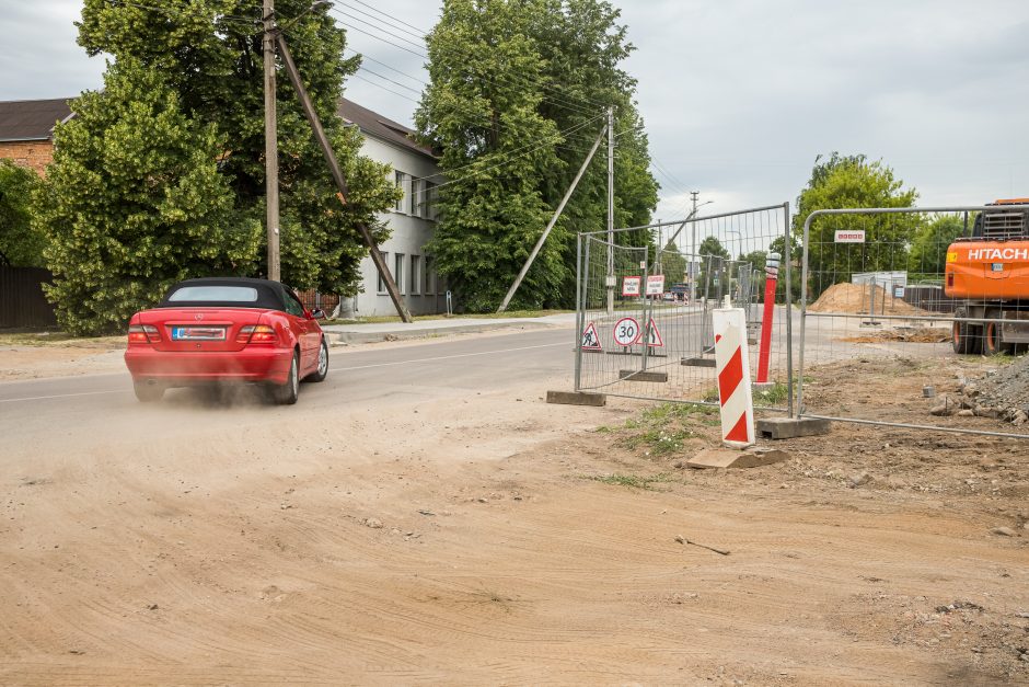 Dėl užsitęsusio gatvės remonto prarado kantrybę: dingo visi meistrai, technika, nevyksta jokių darbų