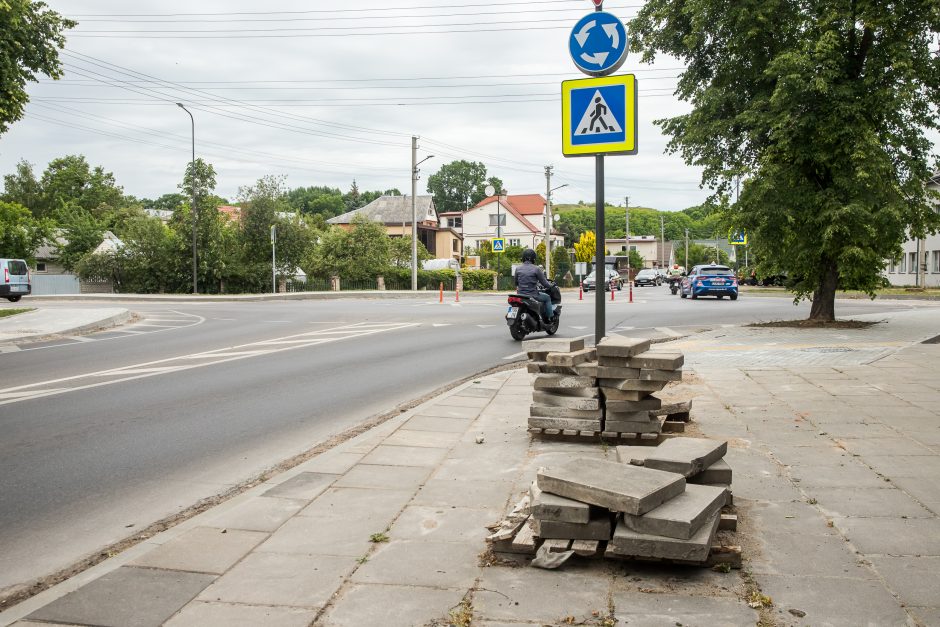 Dėl užsitęsusio gatvės remonto prarado kantrybę: dingo visi meistrai, technika, nevyksta jokių darbų