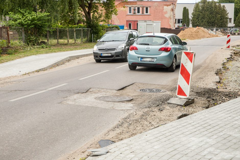 Dėl užsitęsusio gatvės remonto prarado kantrybę: dingo visi meistrai, technika, nevyksta jokių darbų