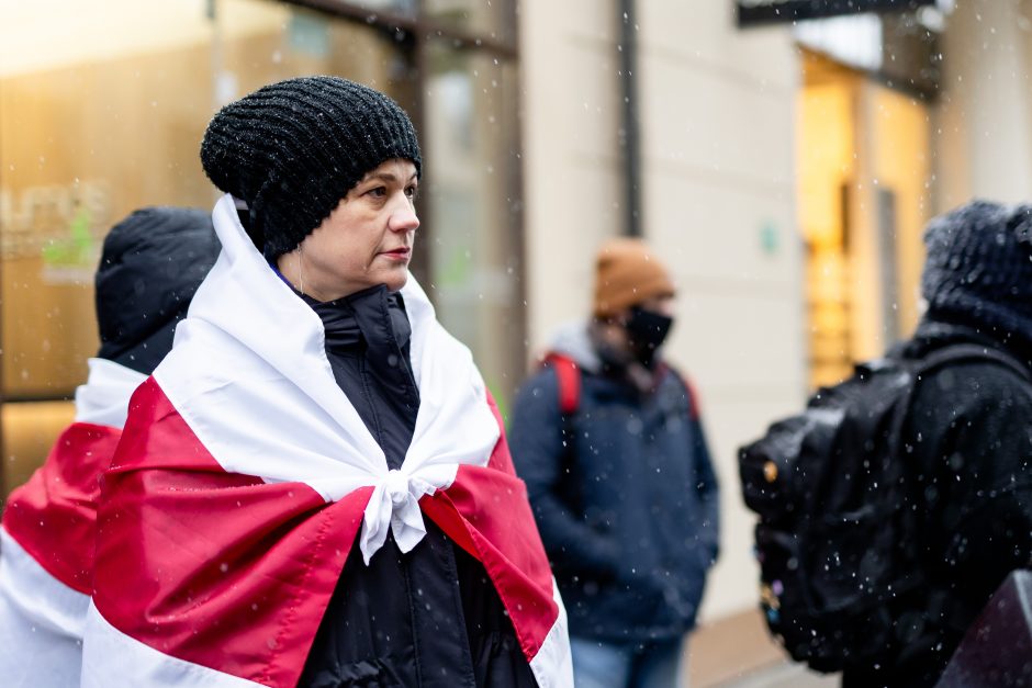 Vilniuje – maždaug dviejų dešimčių baltarusių protestas: norime, kad „vatnikų“ pelkė plėstųsi?