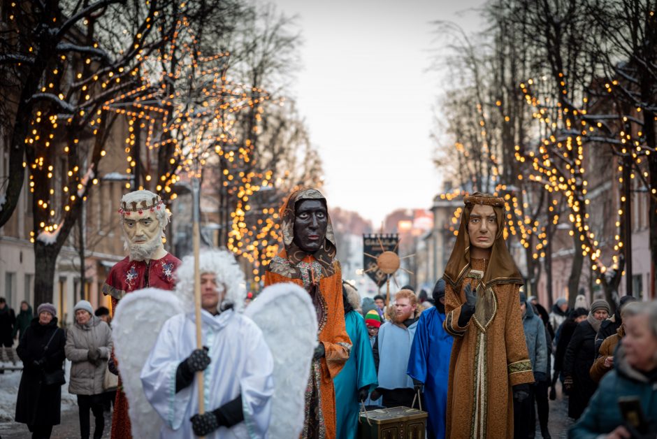 Trijų Karalių šventėje Kaune – iškilminga eisena, dainos ir šokiai iki nakties