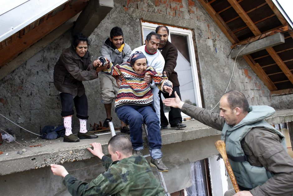 Katastrofiškas potvynis Balkanuose jau nusinešė 7 gyvybes