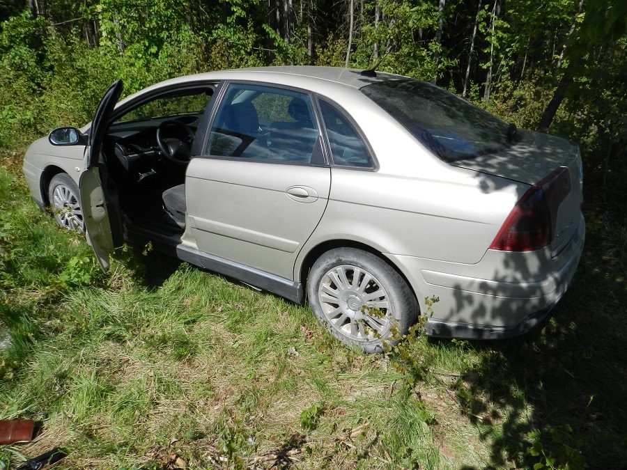 Cigaretėmis prigrūstu „Citroen“ nuo pasieniečių nepaspruko