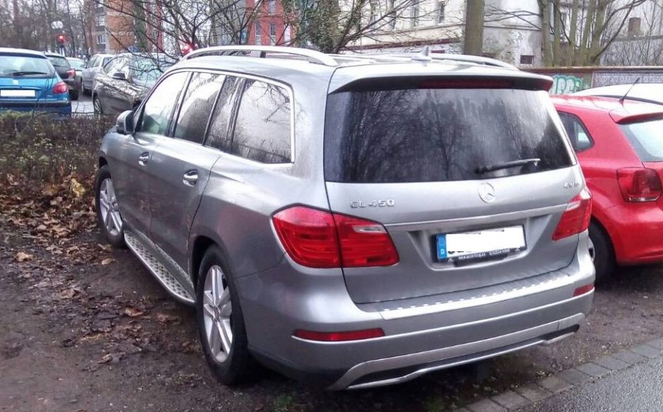 Įtariamus „Mercedes-Benz“ vagis sulaikė akimirksniu, gresia iki 10 metų kalėjimo