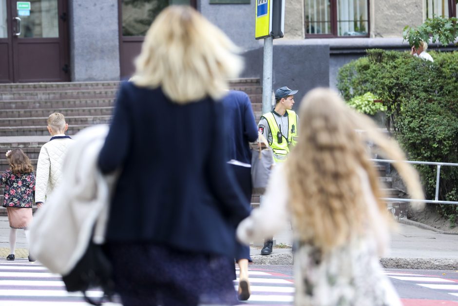 Šiaulių pėsčiųjų perėjoje partrenkta mergaitė: viskas baigėsi dar palyginus laimingai