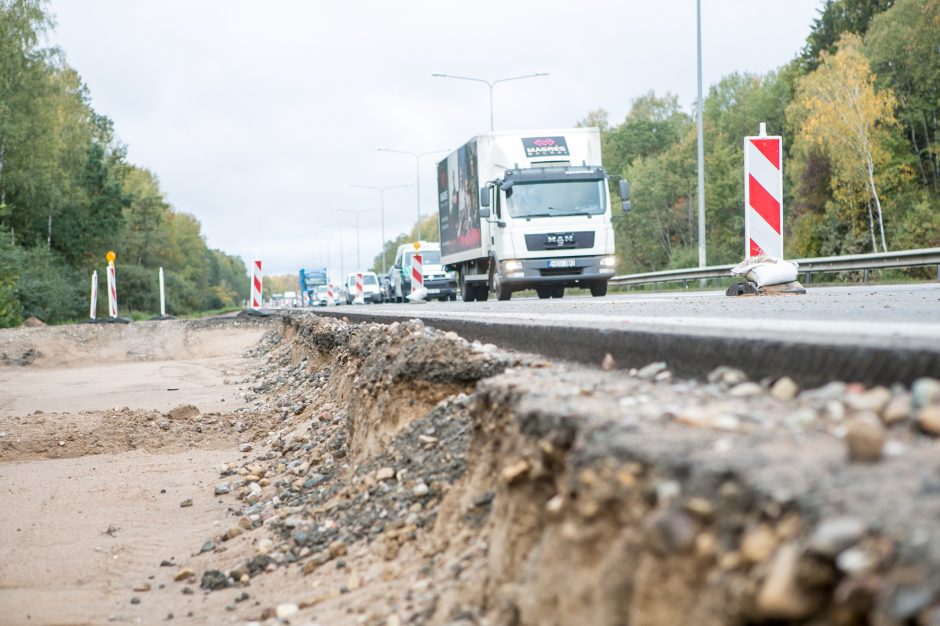 Magistralėje – dar viena eismą trikdanti vieta