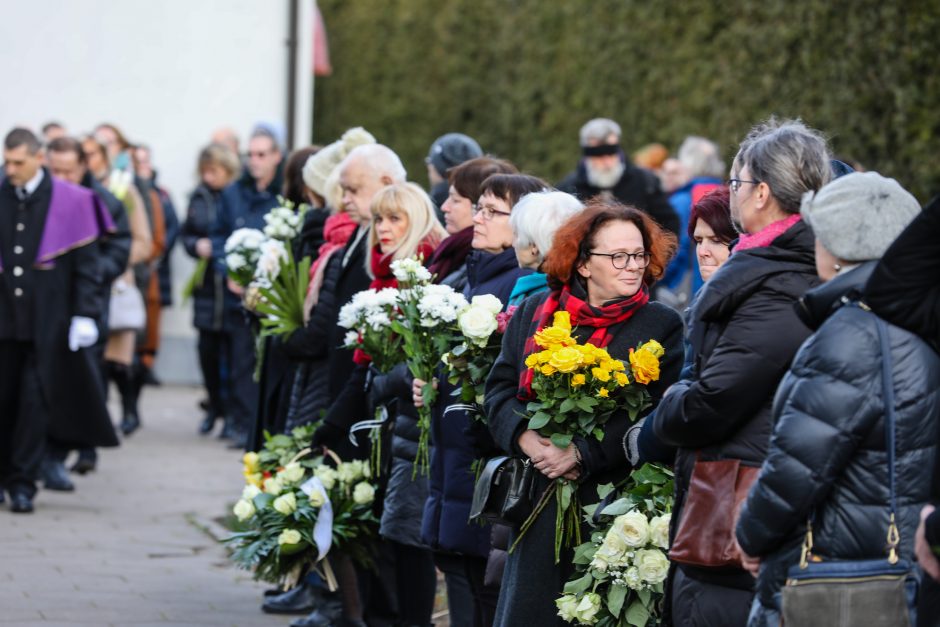 Į paskutinę kelionę išlydėtas poetas K. Navakas