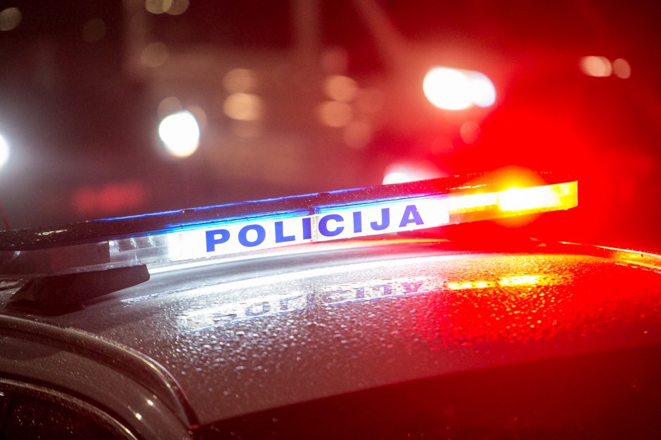 Policija stabdo įvažiuojančius į Kauną: tenka laukti eilėse, o kai kam – ir apsisukti