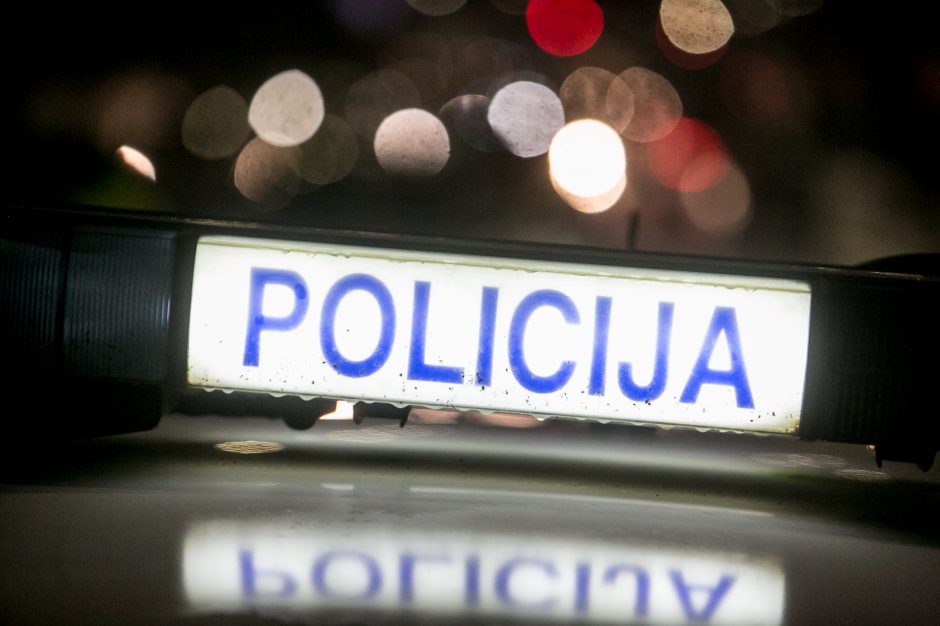 Policija stabdo įvažiuojančius į Kauną: tenka laukti eilėse, o kai kam – ir apsisukti