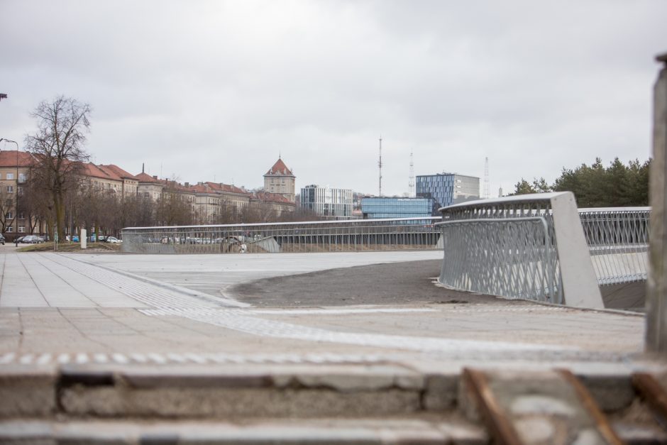 Tiltas pastatytas, bet vaikščioti – negalima