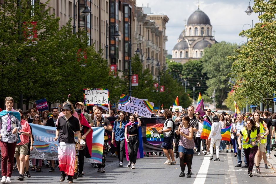 „Vilnius Pride 2023“: į minią vos neįsirėžė automobilis