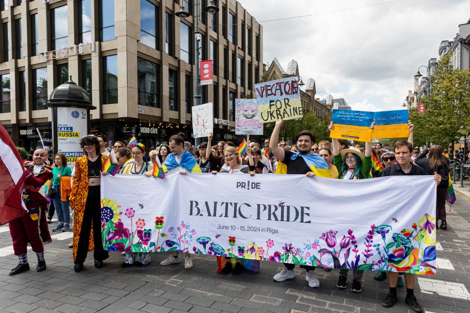 „Vilnius Pride 2023“: į minią vos neįsirėžė automobilis