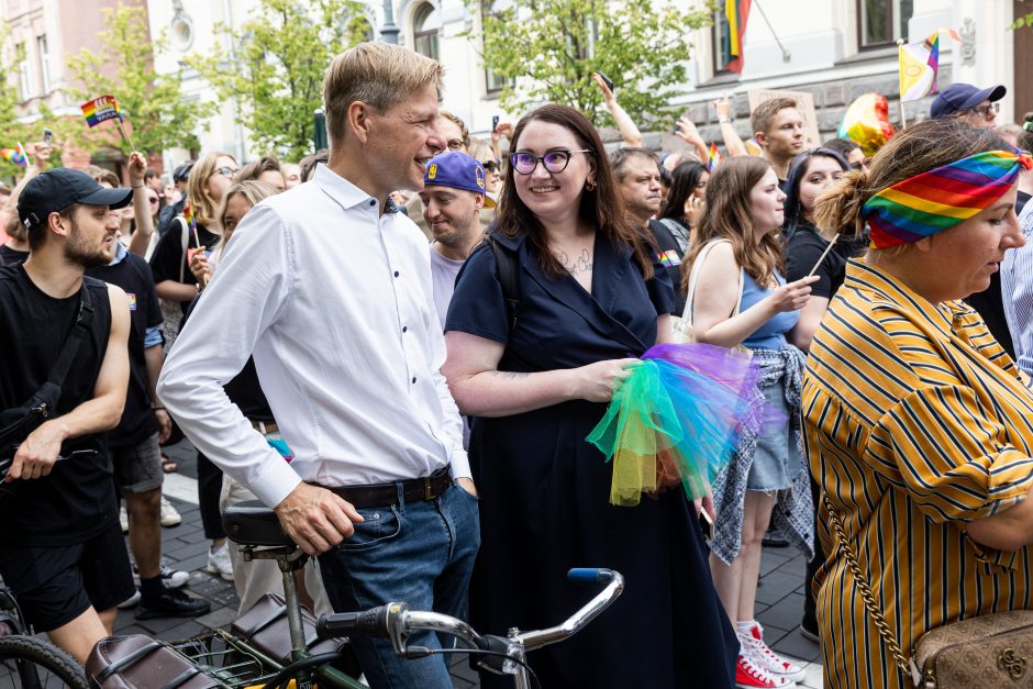 „Vilnius Pride 2023“: į minią vos neįsirėžė automobilis