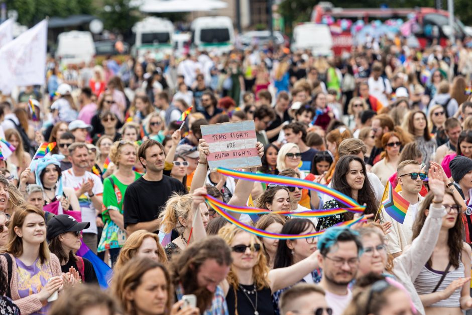 „Vilnius Pride 2023“: į minią vos neįsirėžė automobilis