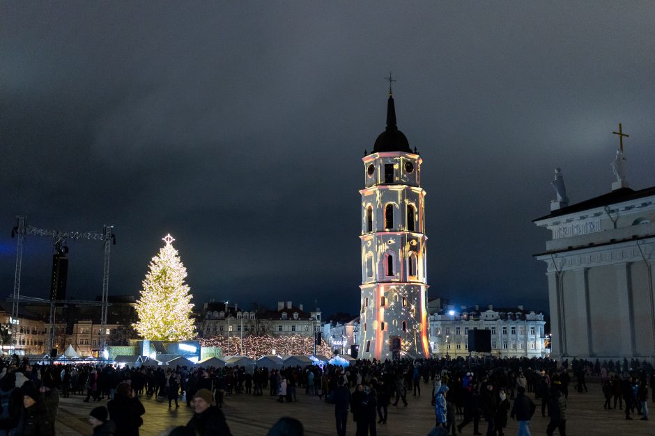 Vilnius į Naujuosius žengė su įspūdingu lazerių šou