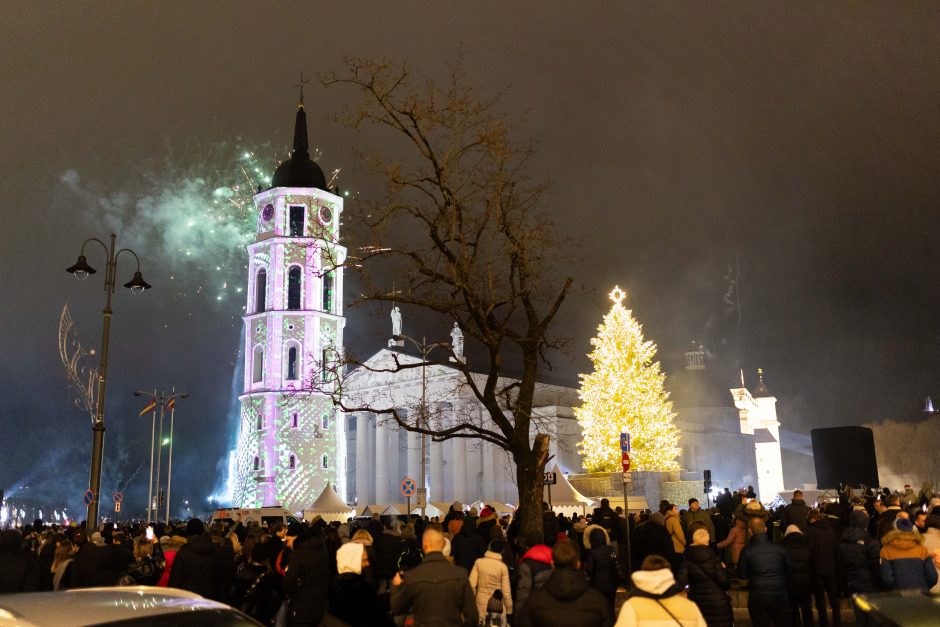 Vilnius į Naujuosius žengė su įspūdingu lazerių šou