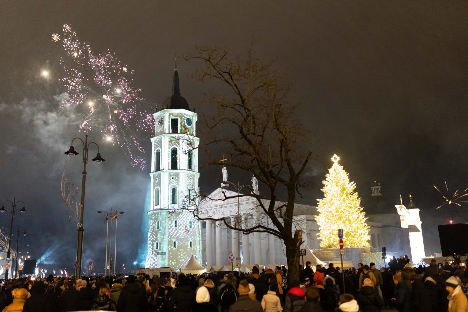 Vilnius į Naujuosius žengė su įspūdingu lazerių šou