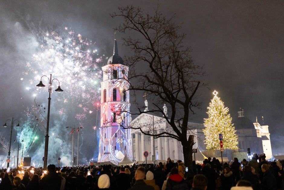 Vilnius į Naujuosius žengė su įspūdingu lazerių šou