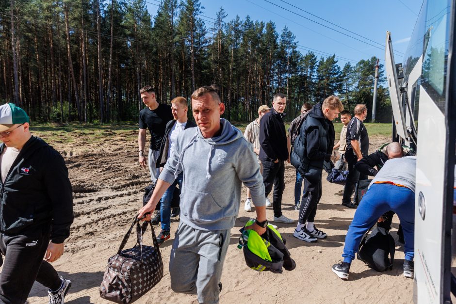 Kartotiniams mokymams atvyko 2500 aktyviojo rezervo karių