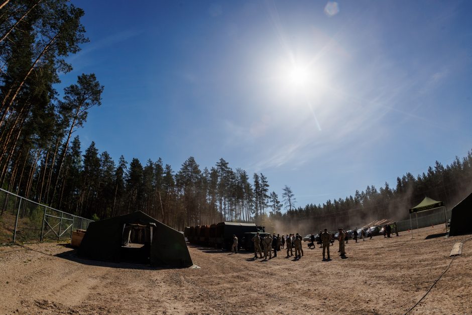 Kartotiniams mokymams atvyko 2500 aktyviojo rezervo karių