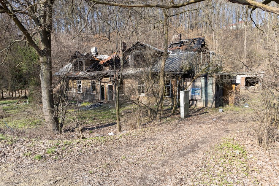 Šokiruojantis radinys stočių rajone: gimdyvė su kūdikiu aptikti klaikioje benamių landynėje