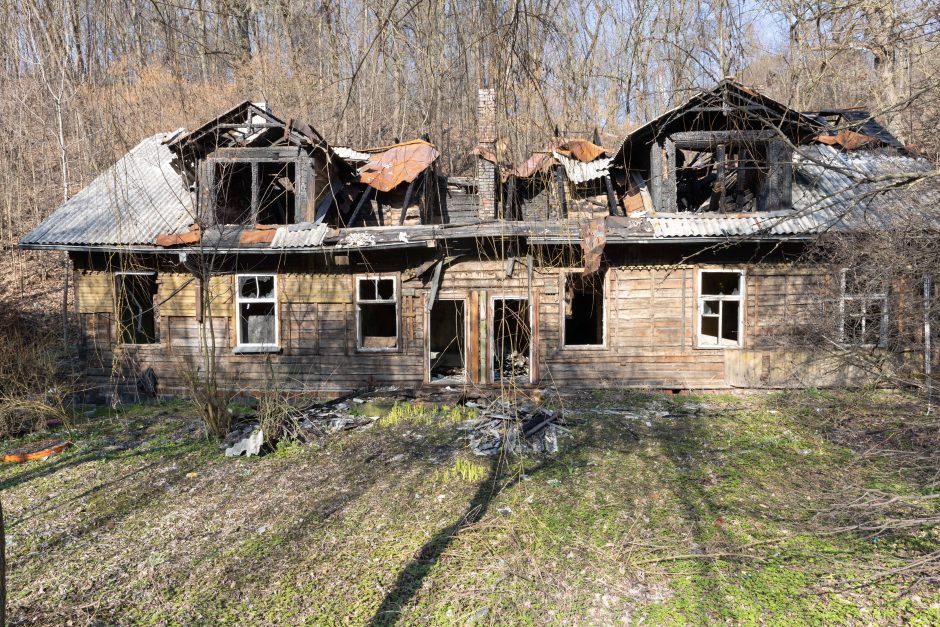 Šokiruojantis radinys stočių rajone: gimdyvė su kūdikiu aptikti klaikioje benamių landynėje