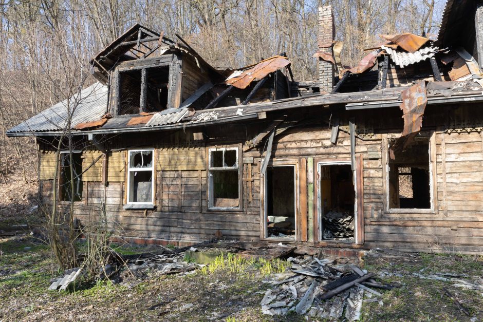 Šokiruojantis radinys stočių rajone: gimdyvė su kūdikiu aptikti klaikioje benamių landynėje