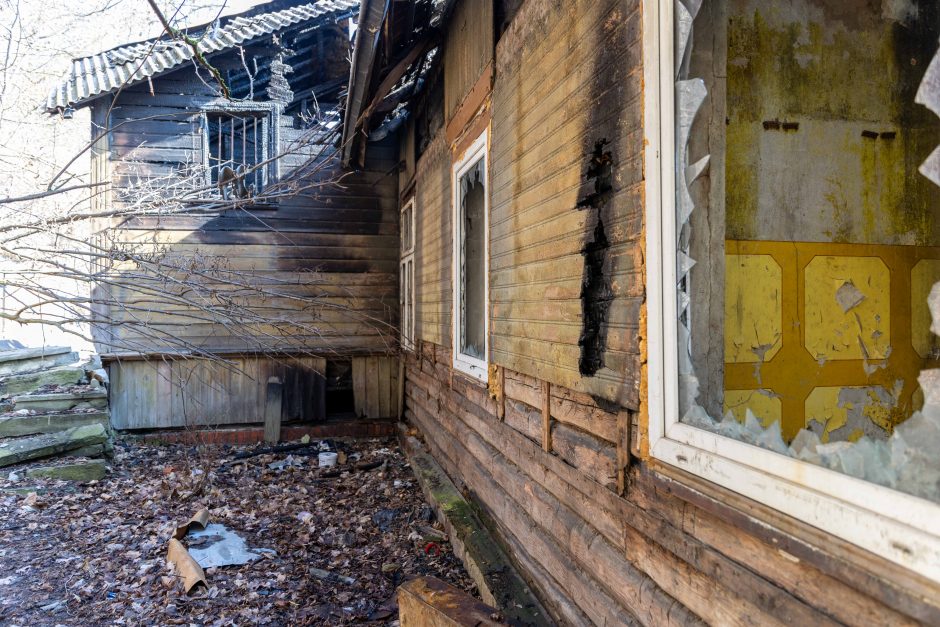 Šokiruojantis radinys stočių rajone: gimdyvė su kūdikiu aptikti klaikioje benamių landynėje