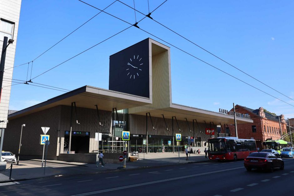 Pavojinga situacija: Kauno autobusų stoties požeminėje aikštelėje kilo gaisras