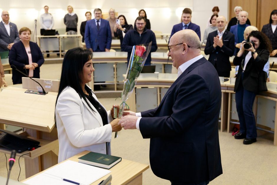 Prisiekė du nauji Kauno tarybos nariai: pakeitė į Seimą išrinktus kolegas